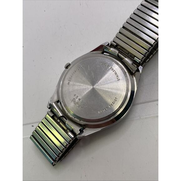 Vintage Pulsar By Seiko Mens Watch Works New Battery main image 3